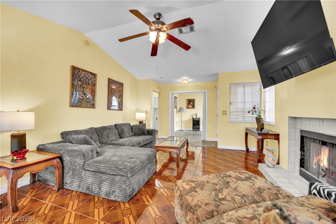 Photo 9 of 28, 2348 Beaver Bay Court