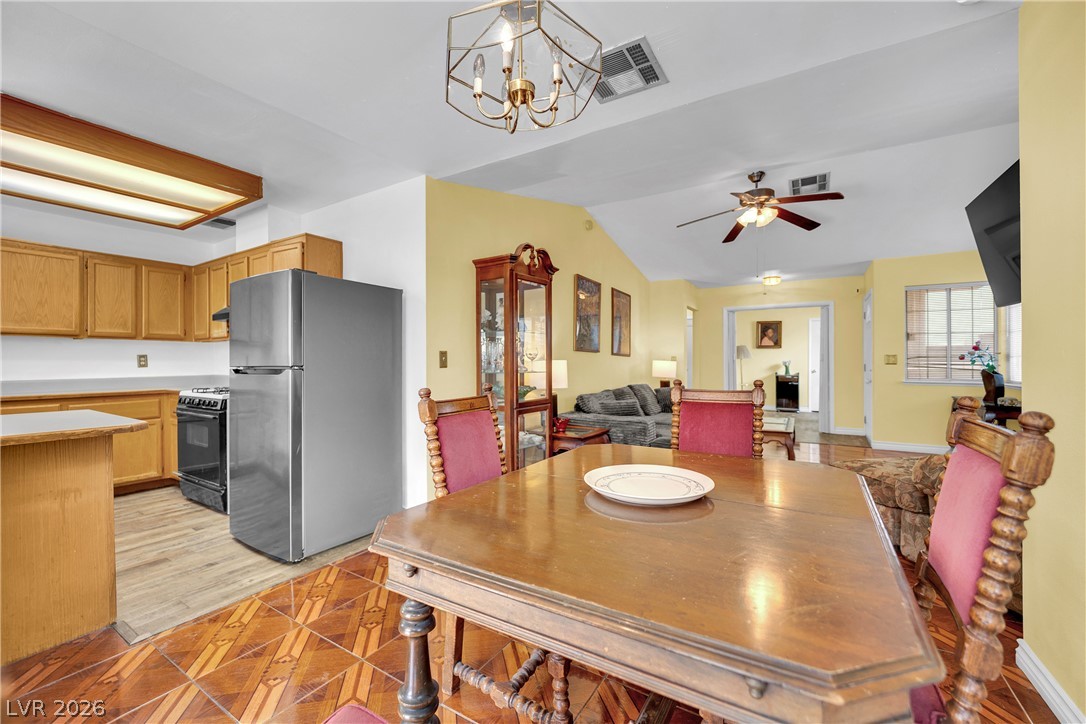 Photo 11 of 28, 2348 Beaver Bay Court