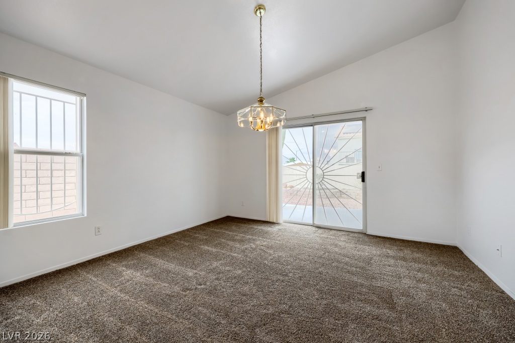 Photo 9 of 39, 976 Skyforest Drive