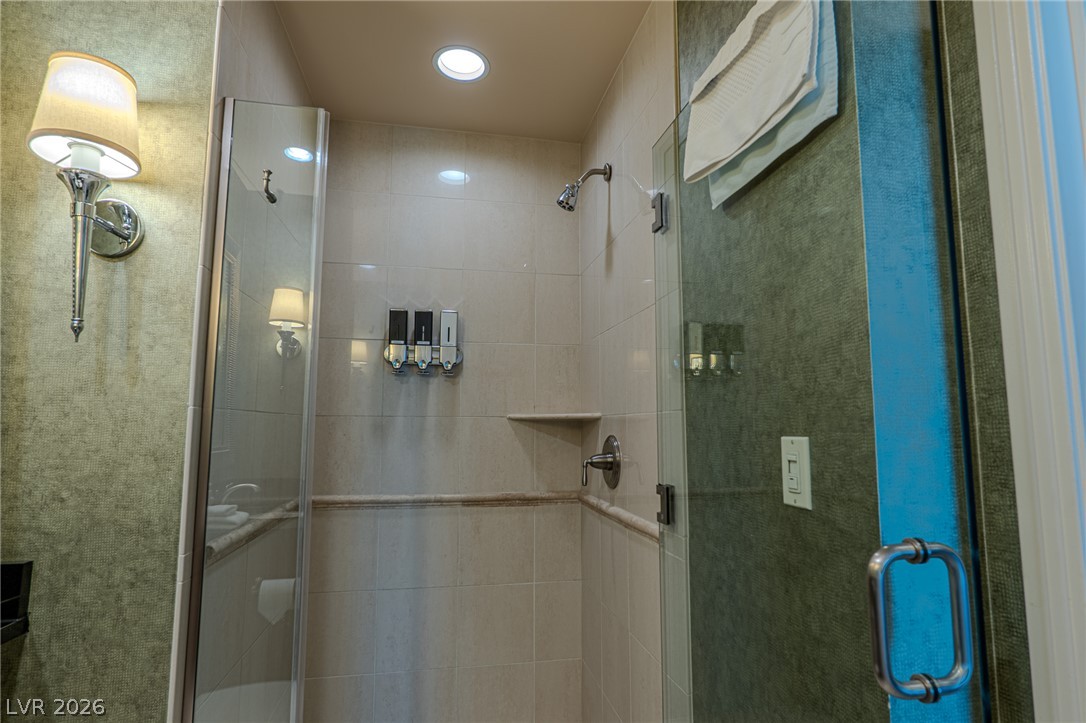 Photo 20 of 61, 135 E Harmon Avenue #3214