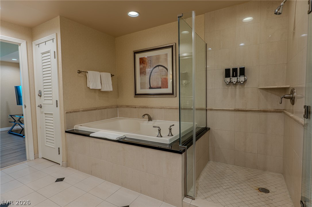 Photo 30 of 61, 135 E Harmon Avenue #3214