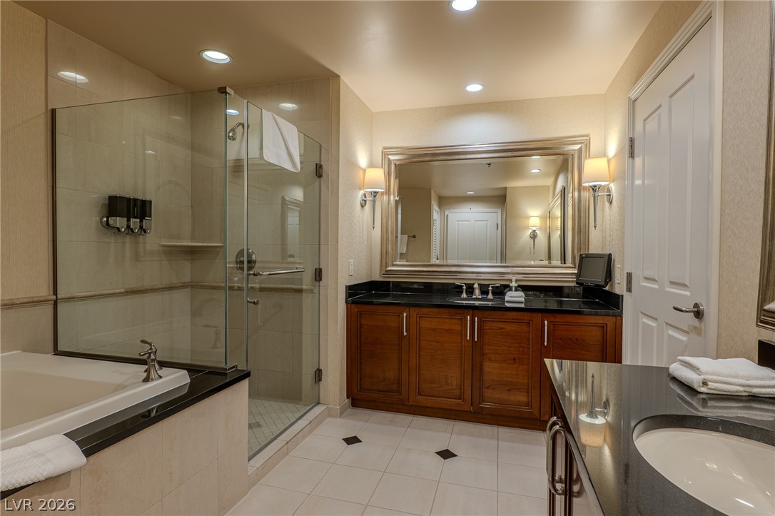 Photo 32 of 61, 135 E Harmon Avenue #3214