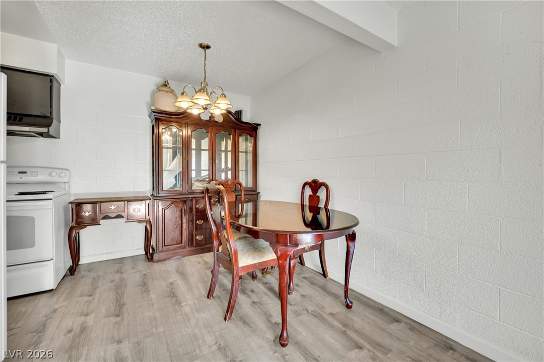 Photo 13 of 22, 625 S Royal Crest Circle #11