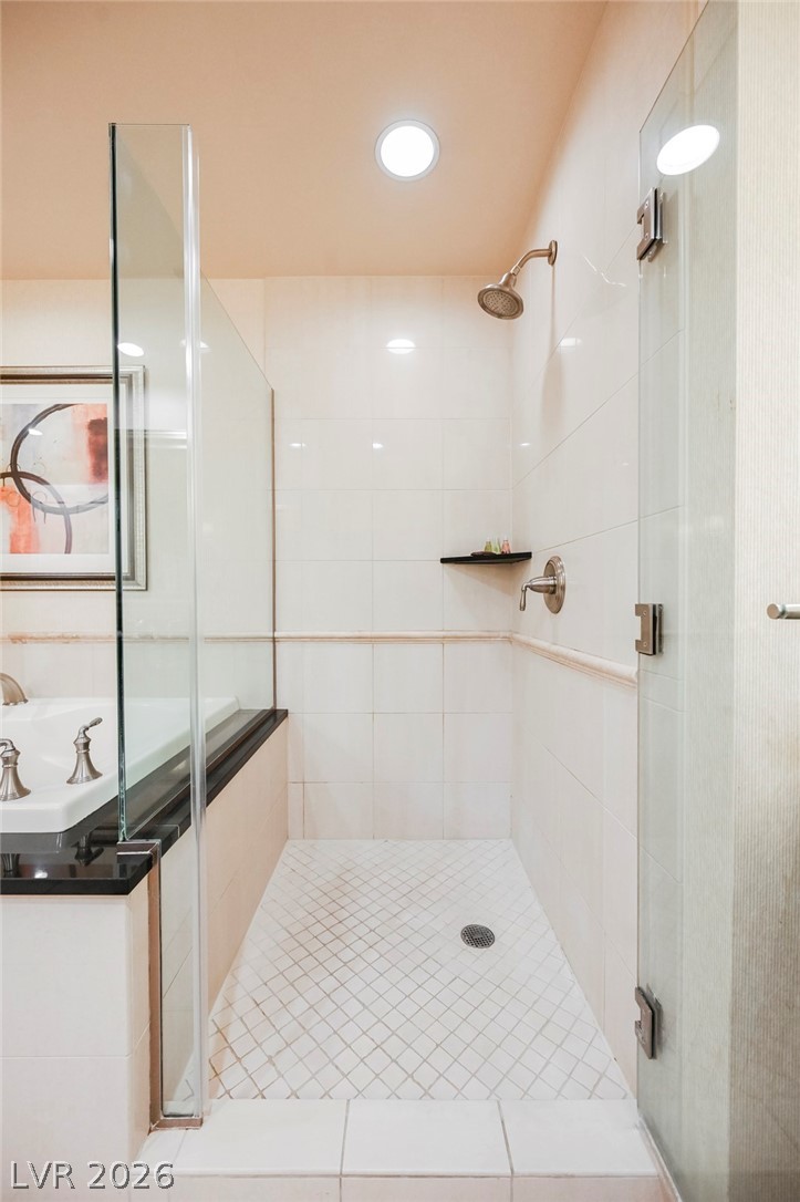 Photo 33 of 43, 145 HARMON Avenue #1021
