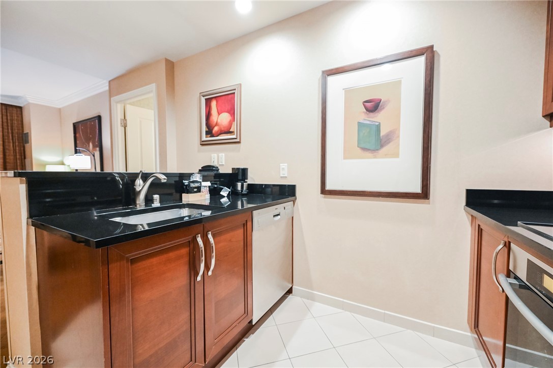 Photo 9 of 43, 145 HARMON Avenue #1021
