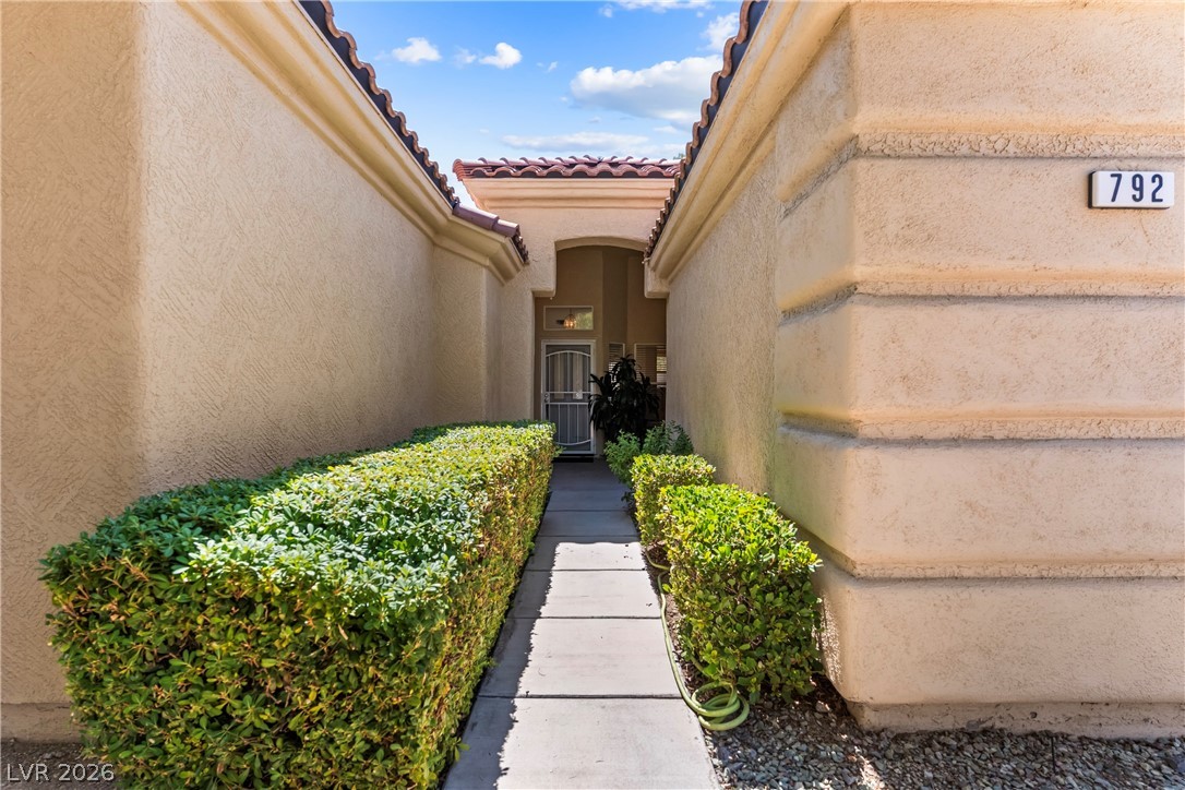 Photo 9 of 46, 792 Capri Drive