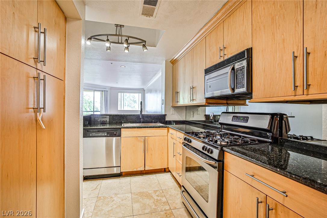 Photo 10 of 25, 210 E Flamingo Road #126