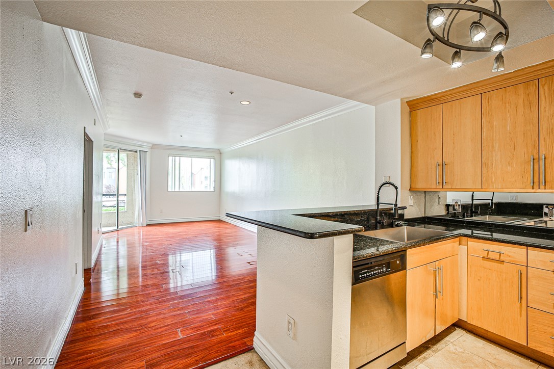 Photo 11 of 25, 210 E Flamingo Road #126