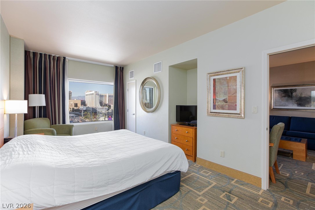 Photo 12 of 39, 211 E Flamingo Road #1003