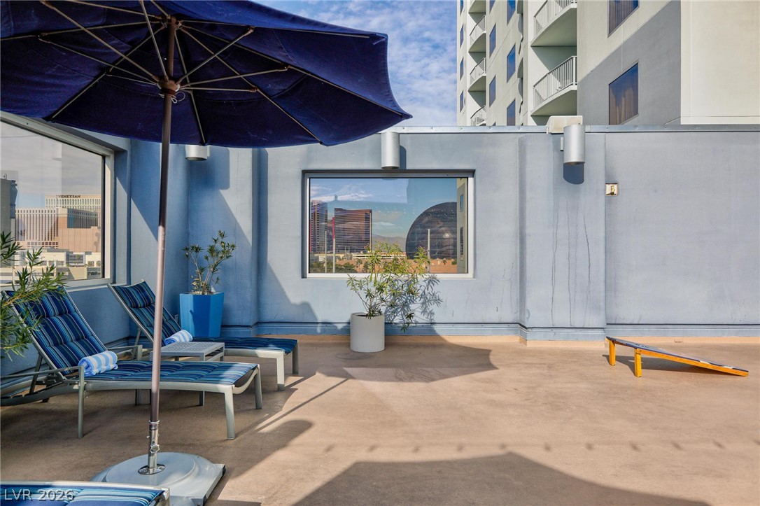 Photo 27 of 39, 211 E Flamingo Road #1003