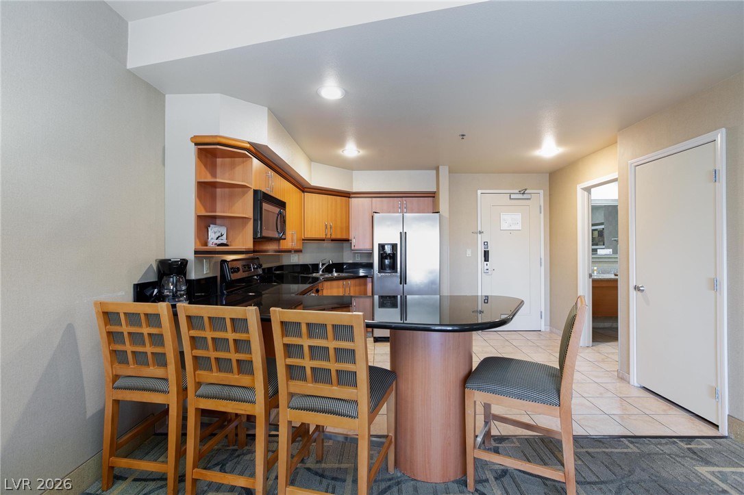 Photo 6 of 39, 211 E Flamingo Road #1003
