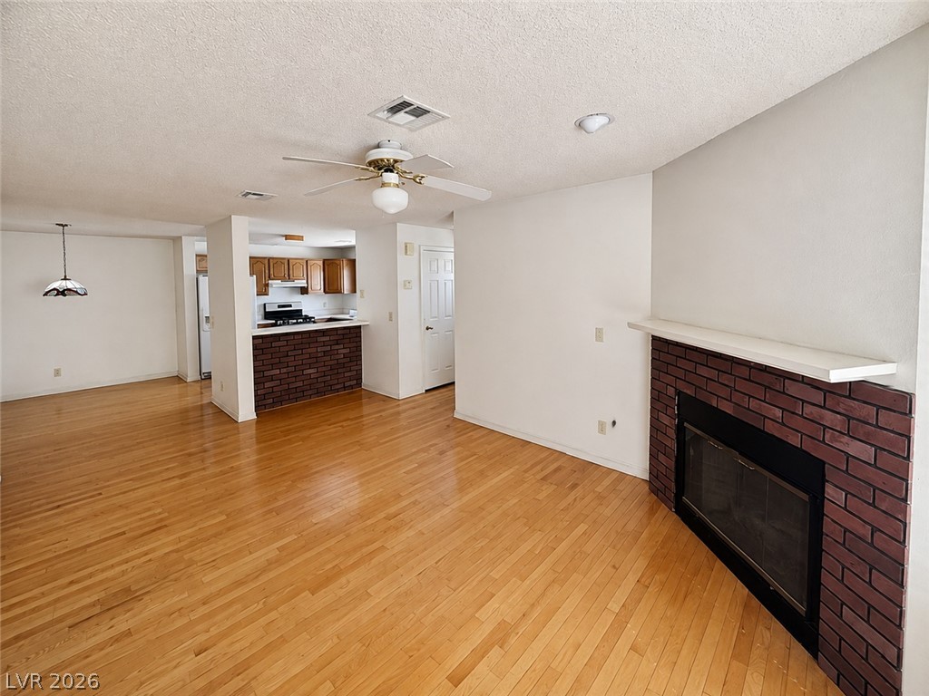 Photo 6 of 19, 1375 E Hacienda Avenue #218