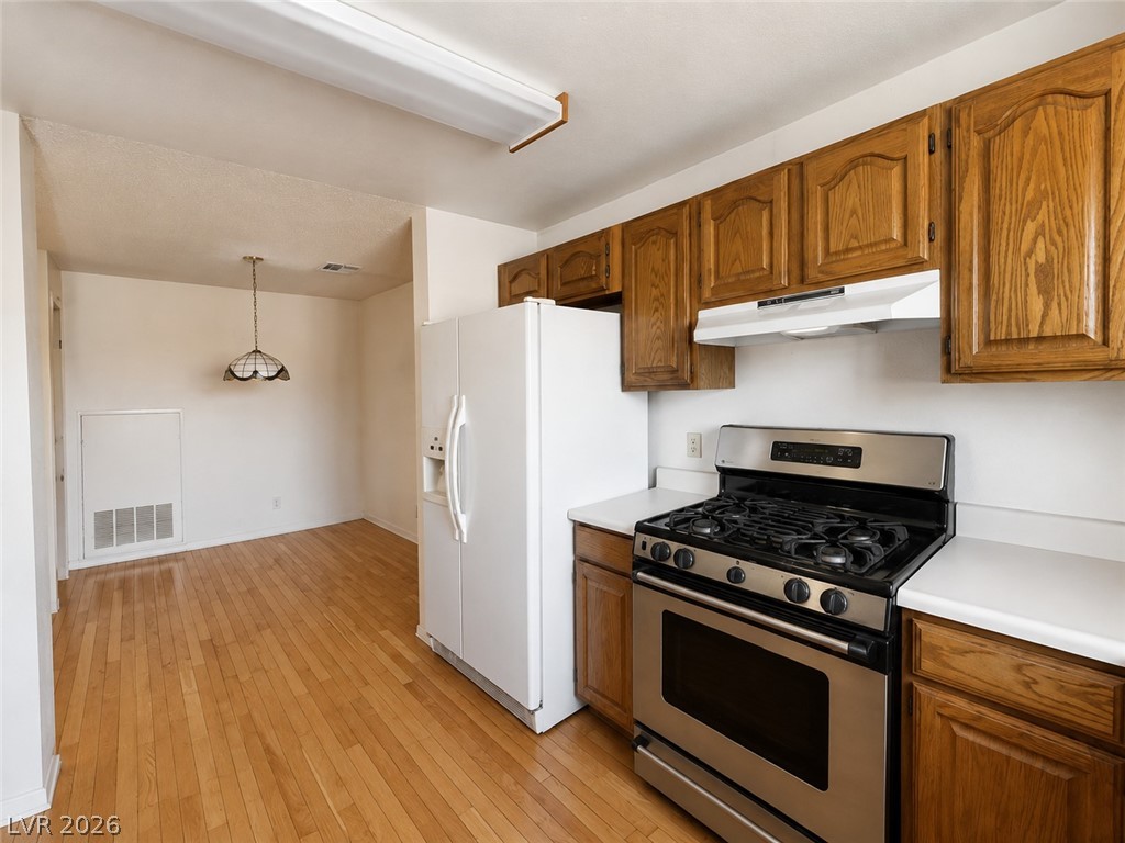 Photo 8 of 19, 1375 E Hacienda Avenue #218