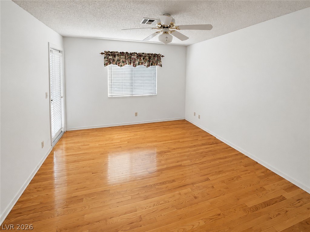 Photo 10 of 19, 1375 E Hacienda Avenue #218