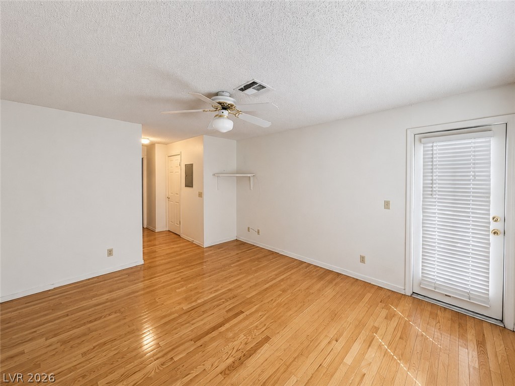 Photo 11 of 19, 1375 E Hacienda Avenue #218