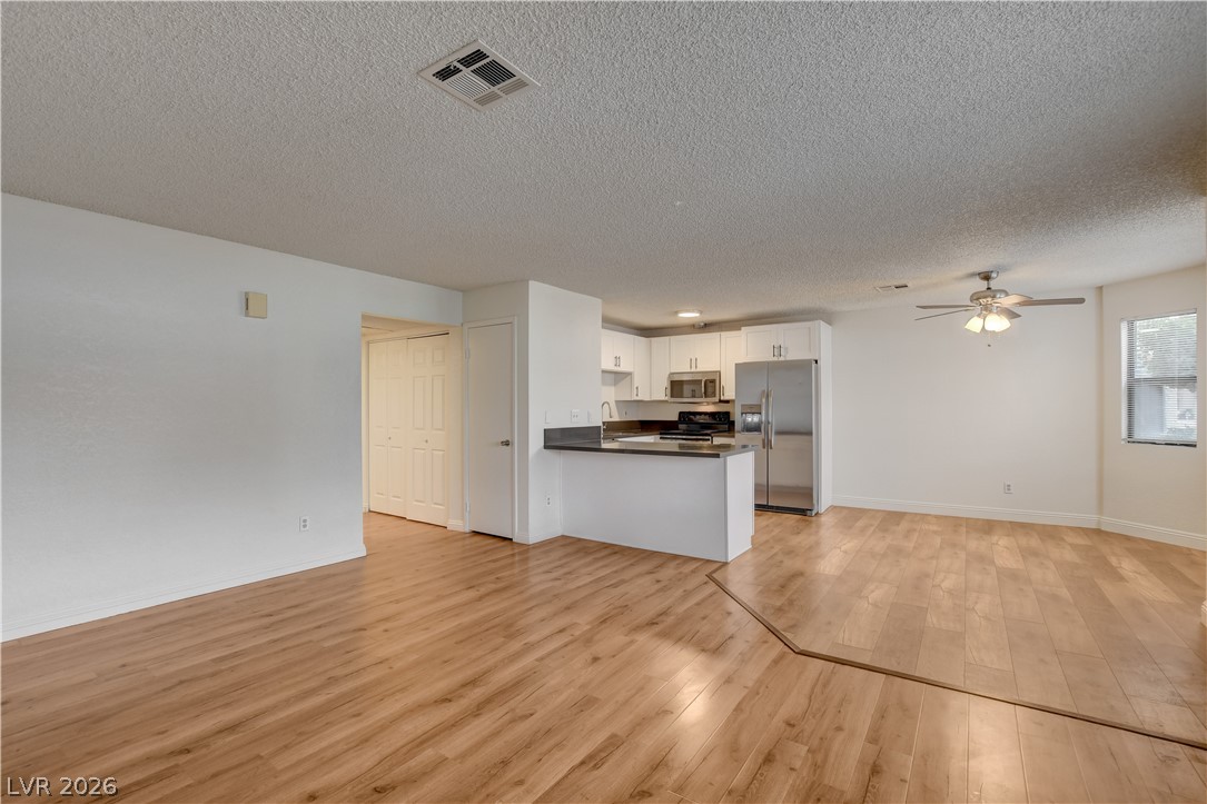 Photo 9 of 37, 2713 Beaver Creek Court #102