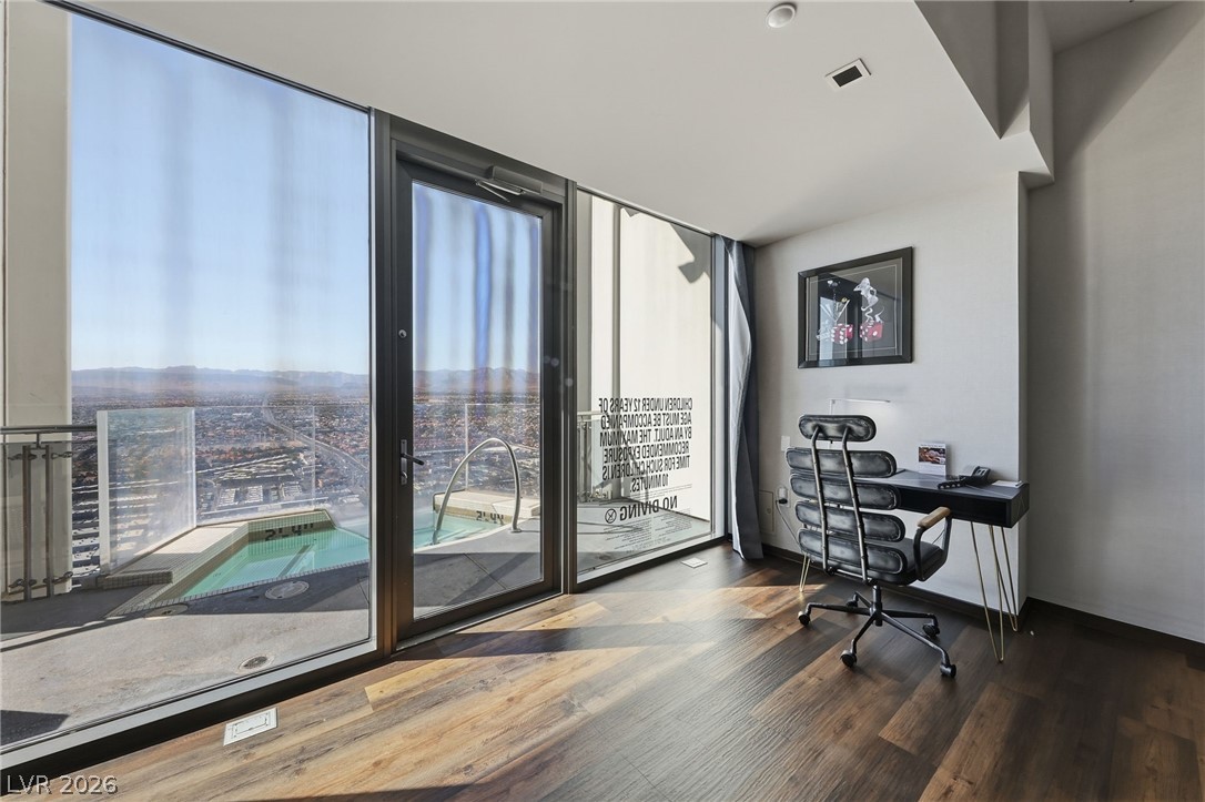 Photo 14 of 32, 4381 W Flamingo Road #58301