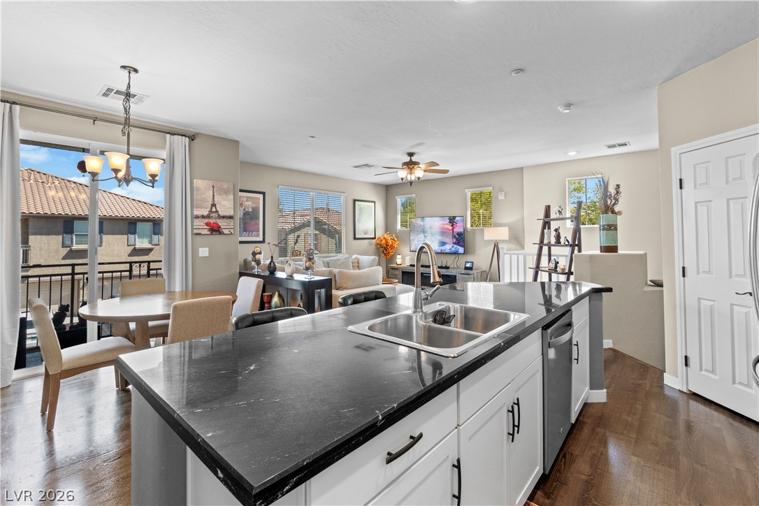 Photo 10 of 35, 495 Dorchester Bend Avenue #3