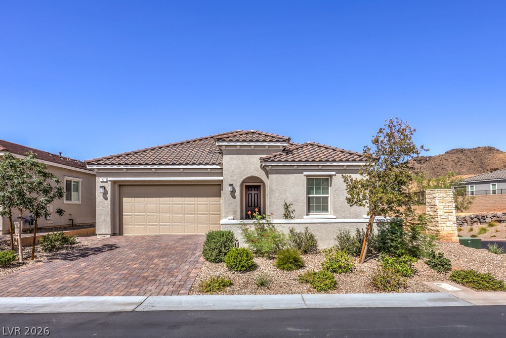 77 Cathedral Wash Place, Henderson 89011