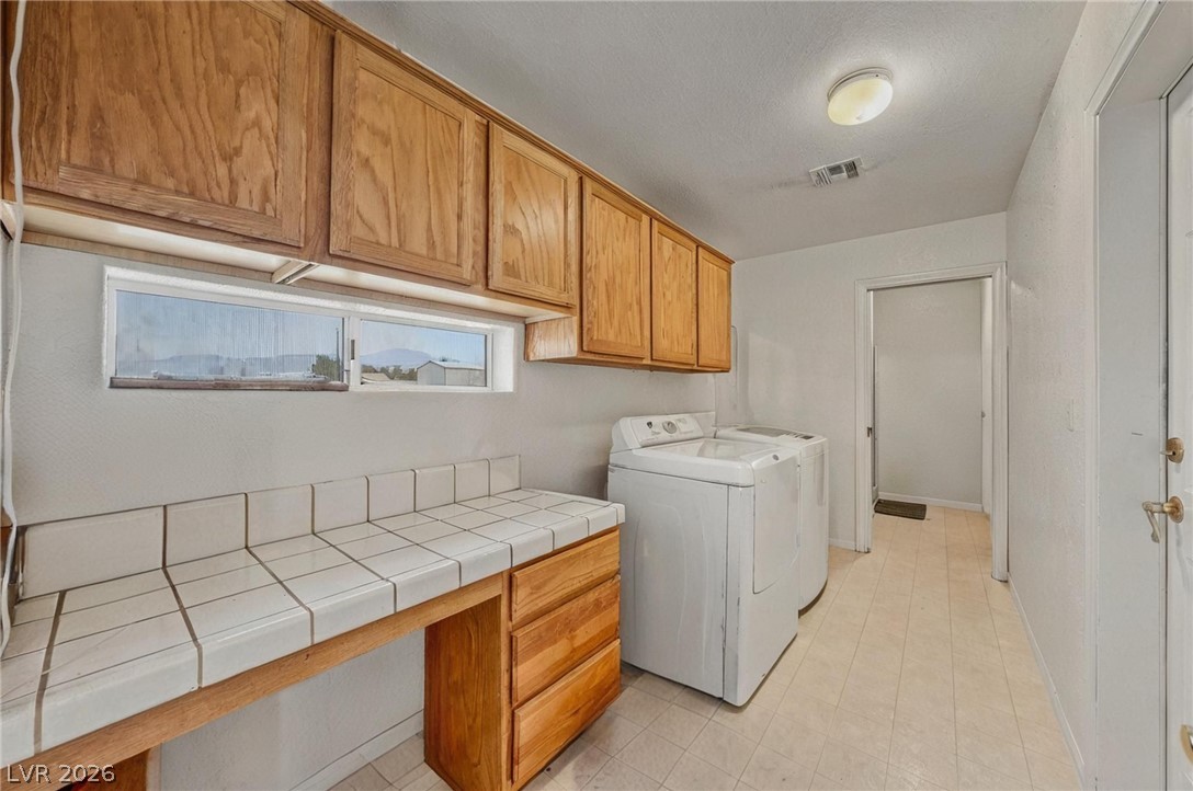 Photo 31 of 40, 3080 E Cactus Street