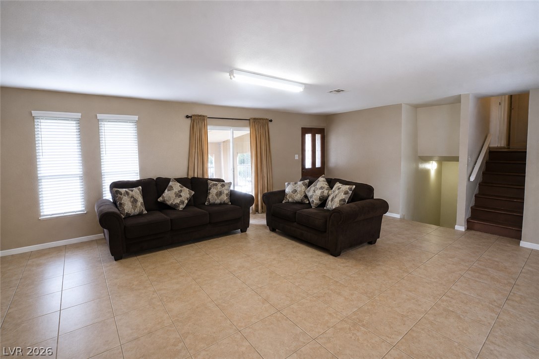 Photo 4 of 905 Zola Circle