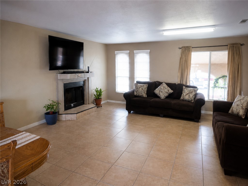 Photo 6 of 35, 905 Zola Circle