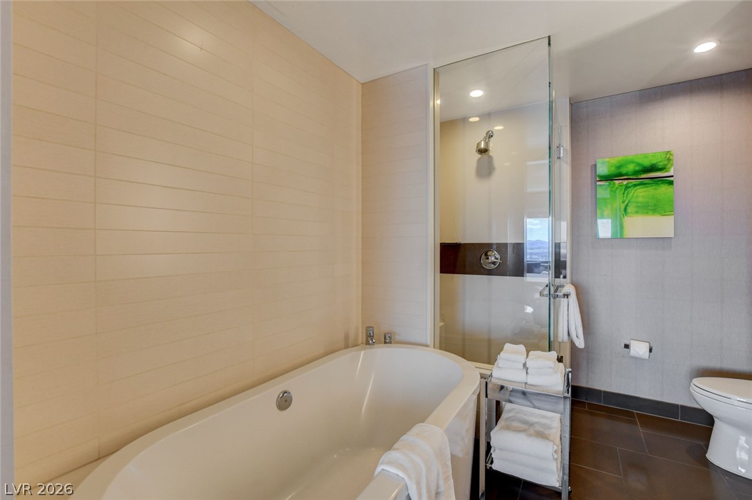 Photo 24 of 44, 2600 W Harmon Avenue #33015