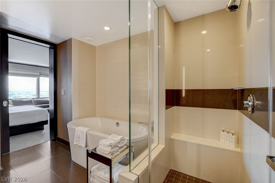 Photo 25 of 44, 2600 W Harmon Avenue #33015