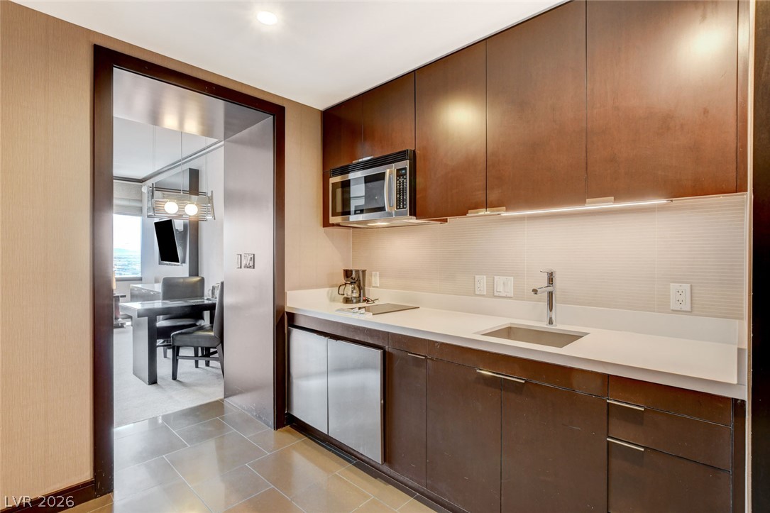Photo 3 of 2600 W Harmon Avenue #33015
