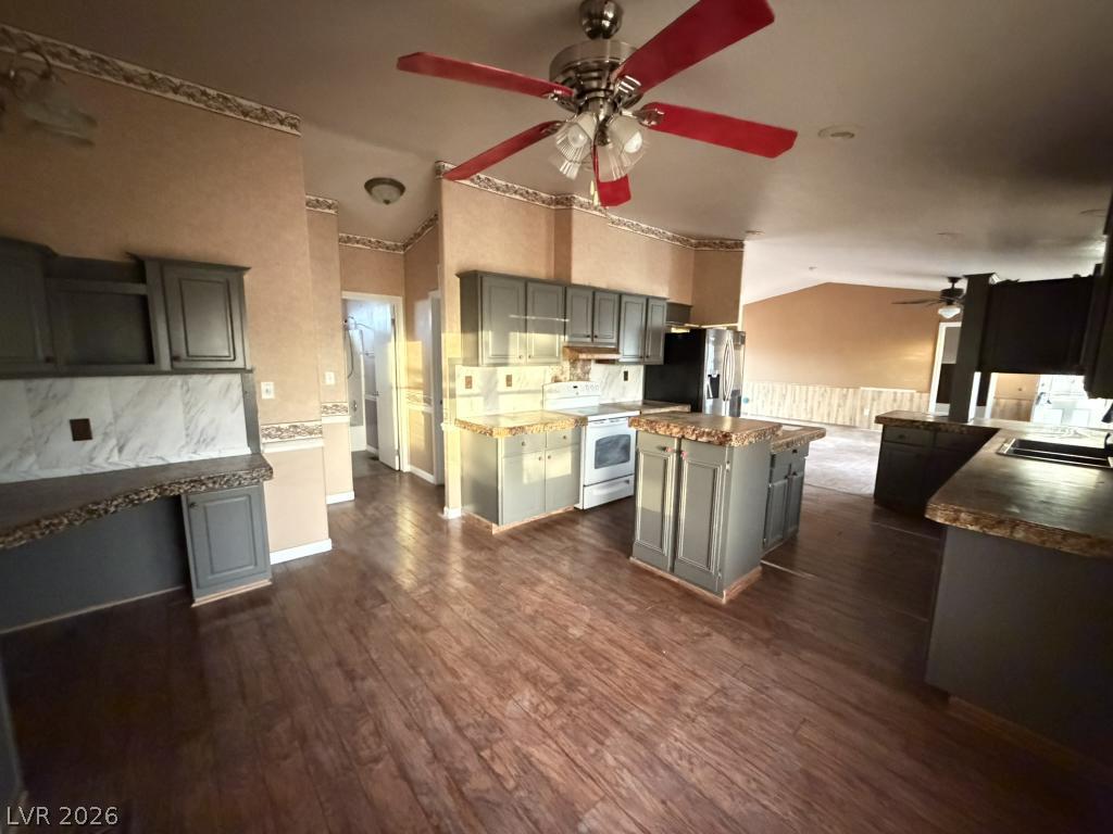 Photo 25 of 46, 2390 Christie Court
