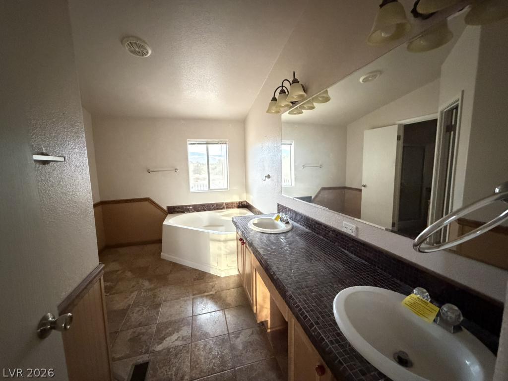 Photo 6 of 46, 2390 Christie Court