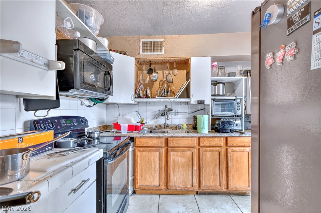 Photo 10 of 27, 1715 Santa Paula Drive