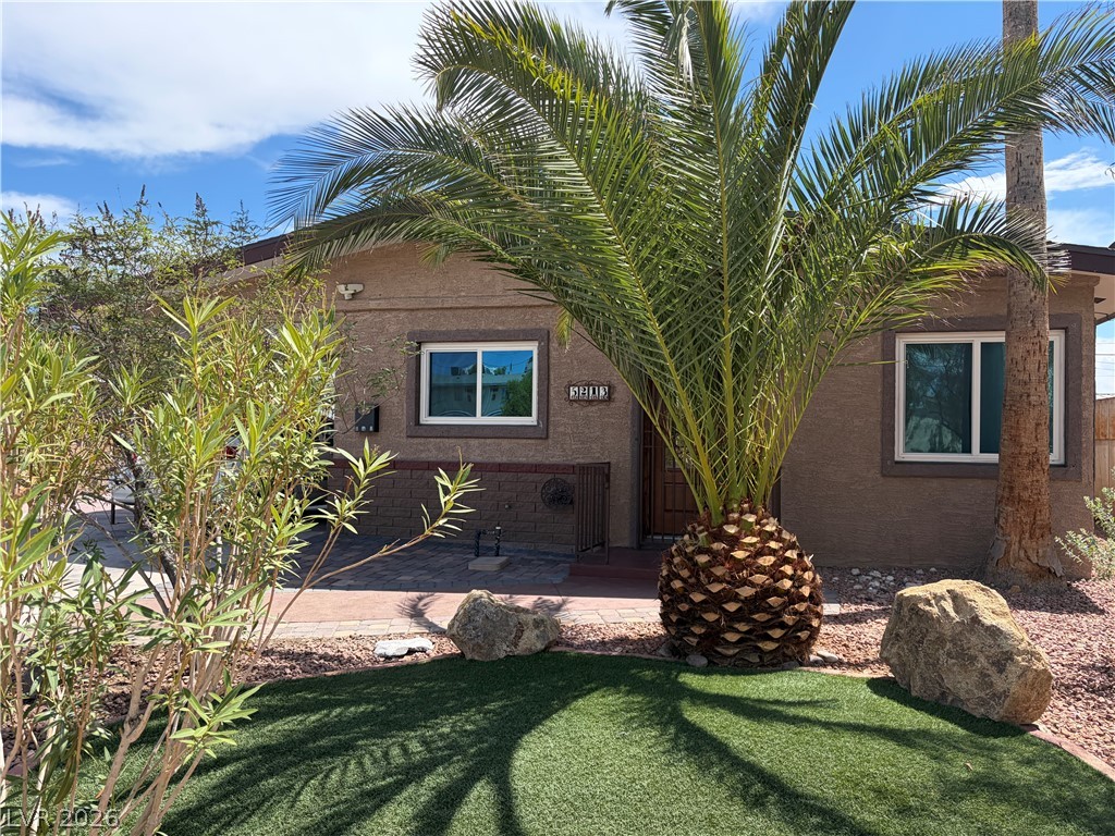 5213 Pebble Beach Boulevard, Las Vegas 89108