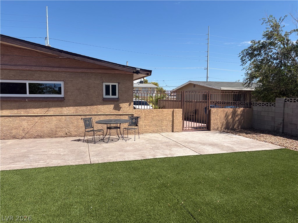 Photo 18 of 20, 5213 Pebble Beach Boulevard