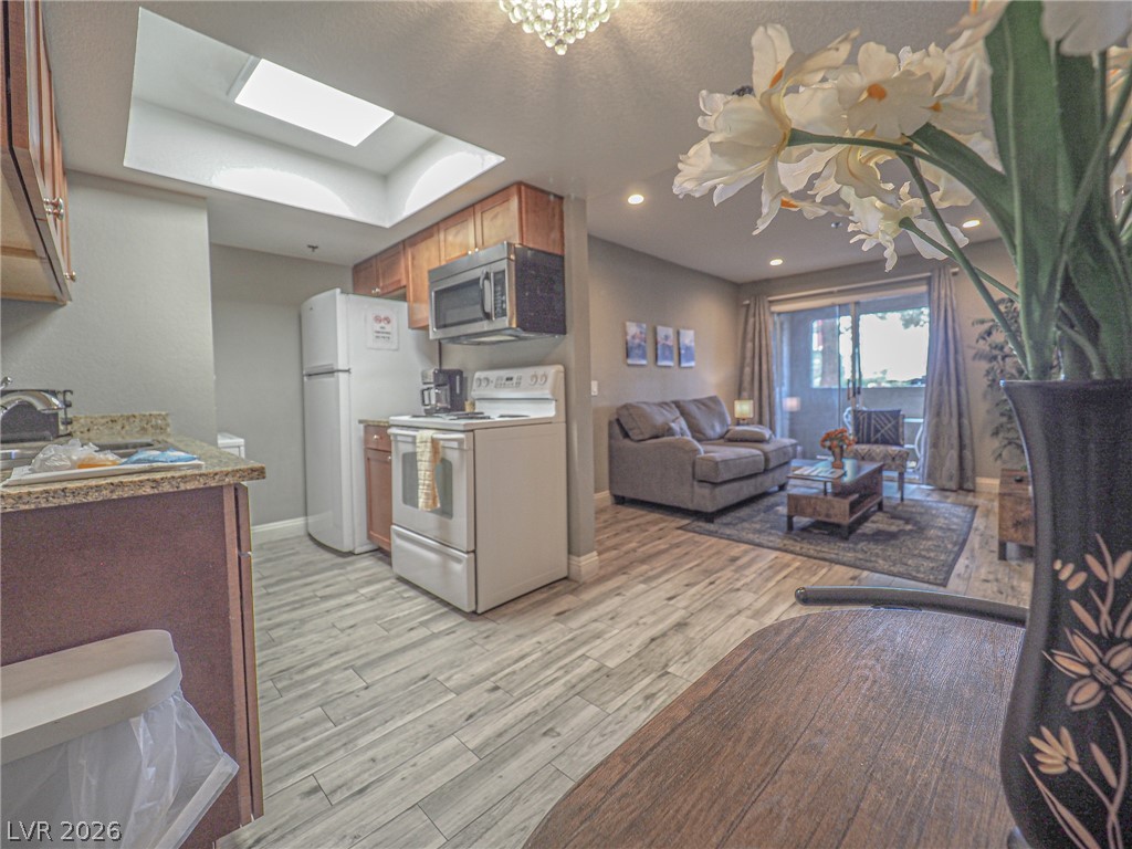 Photo 65 of 99, 4200 S Valley View #1085