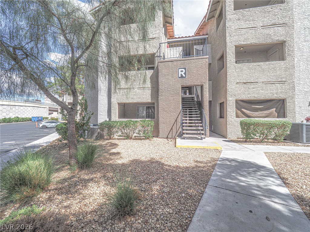 Photo 20 of 99, 4200 S Valley View #1085