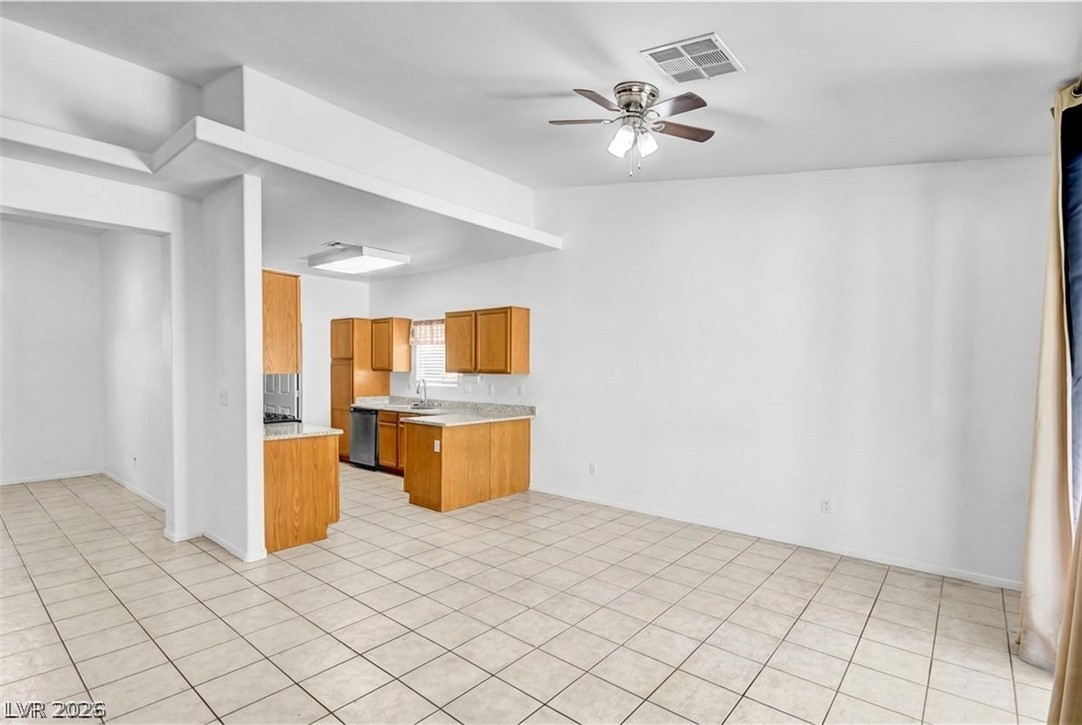 Photo 9 of 47, 5129 Coral Beach Street