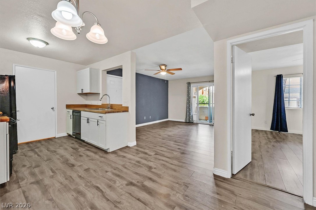 Photo 11 of 25, 220 Mission Newport Lane #105