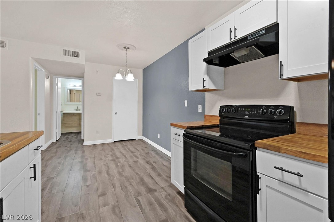 Photo 16 of 25, 220 Mission Newport Lane #105