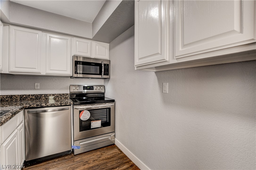 Photo 11 of 32, 100 S Crestline Drive #60
