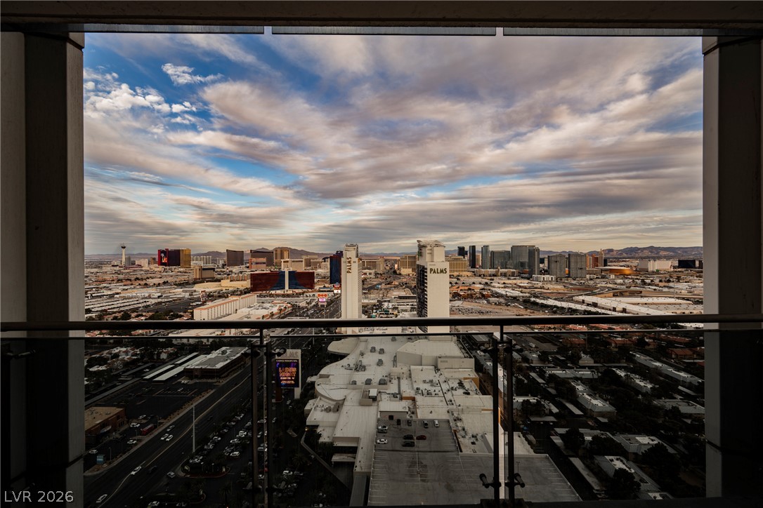 Photo 2 of 4381 W Flamingo Road #3704
