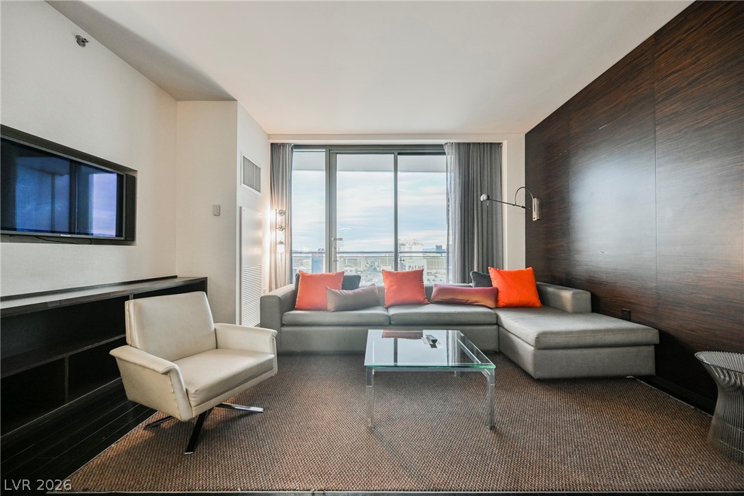 Photo 14 of 36, 4381 W Flamingo Road #3704