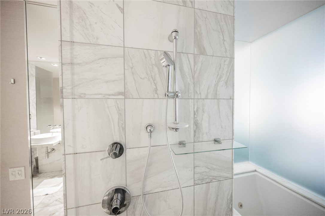 Photo 31 of 36, 4381 W Flamingo Road #3704