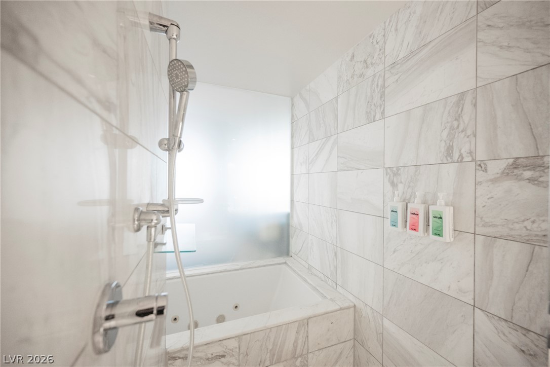 Photo 33 of 36, 4381 W Flamingo Road #3704