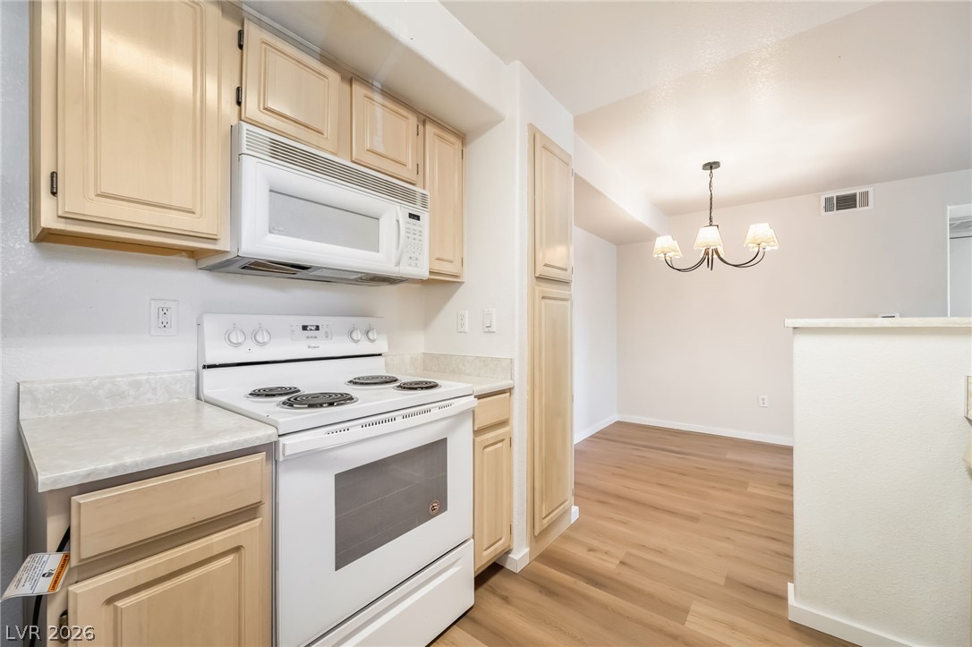 Photo 18 of 39, 555 E Silverado Ranch Boulevard #2038