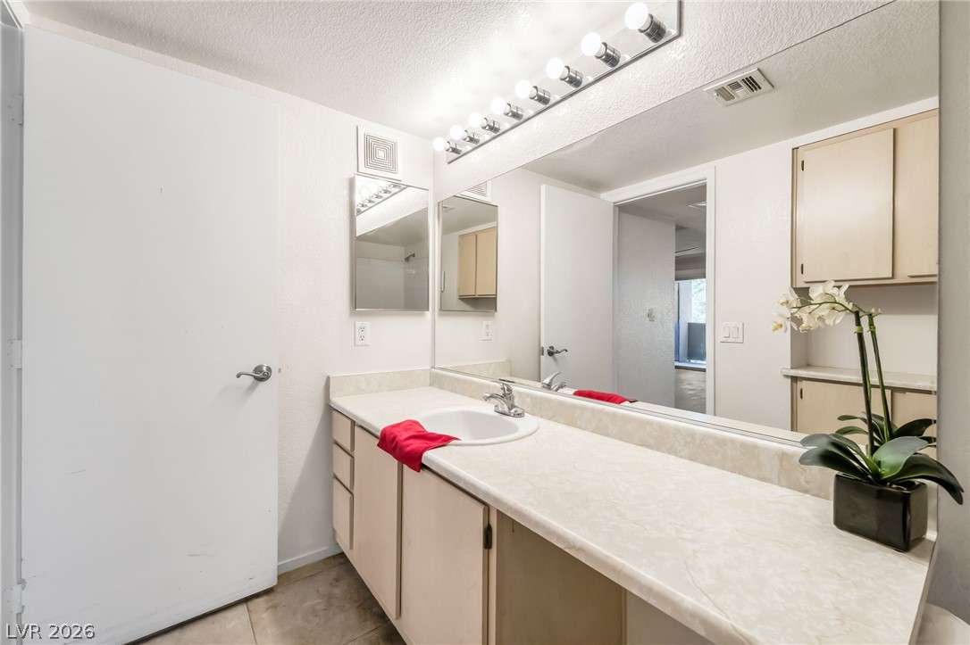 Photo 24 of 39, 555 E Silverado Ranch Boulevard #2038