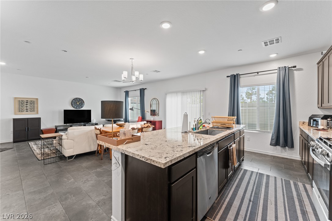 Photo 13 of 28, 1367 Ossa Street #4103