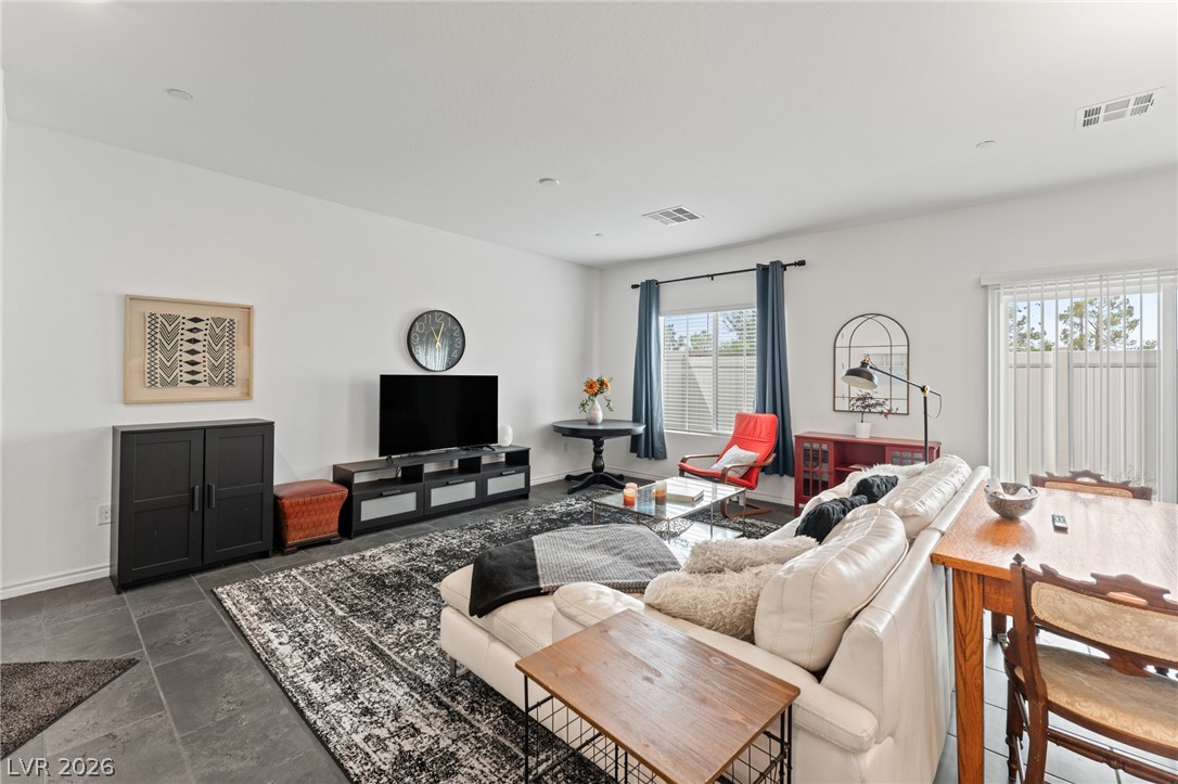 Photo 6 of 28, 1367 Ossa Street #4103
