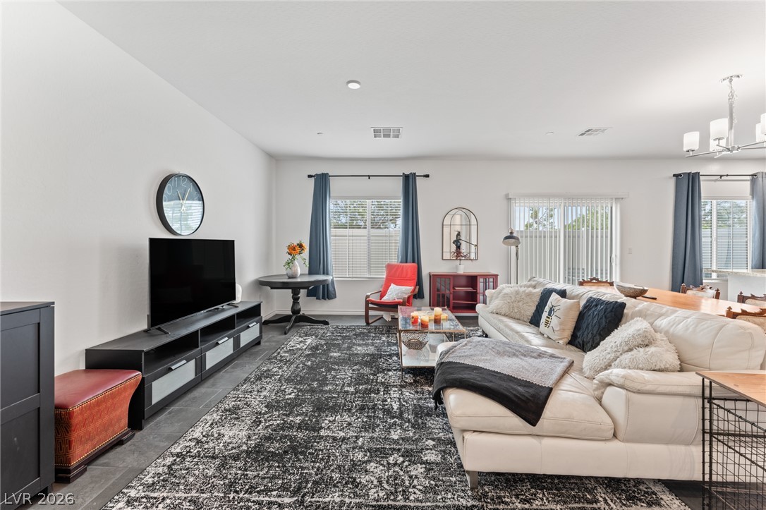 Photo 7 of 28, 1367 Ossa Street #4103