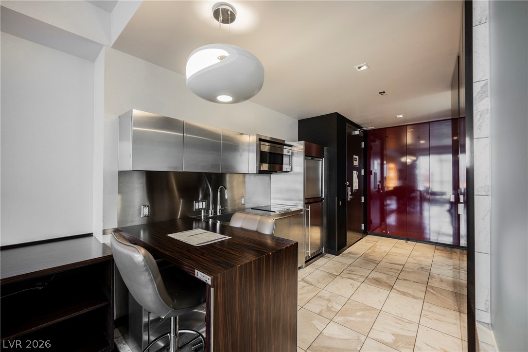 Photo 11 of 25, 4381 W Flamingo Road #2420